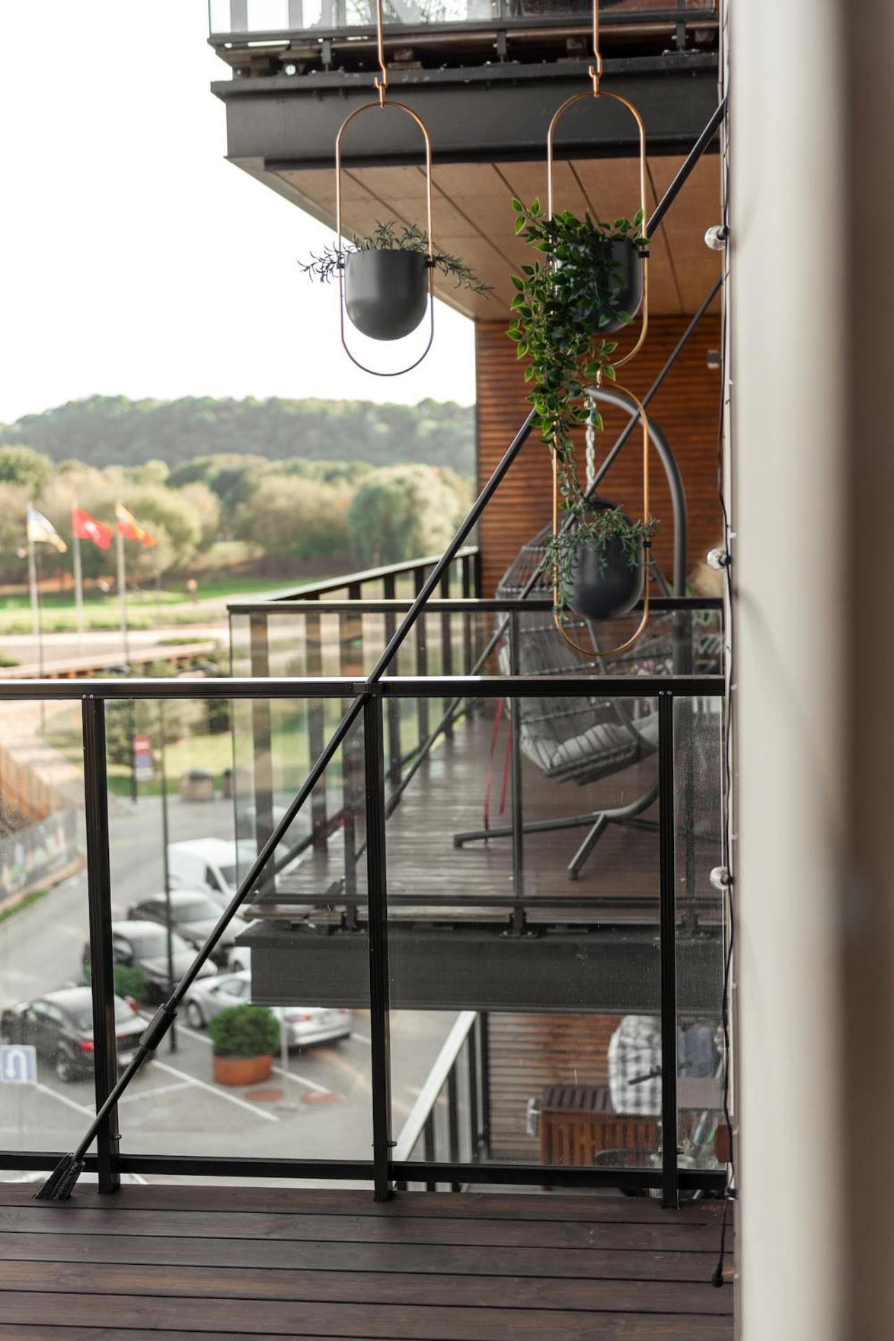 Bright Kaunas Apartment With Castle View Exterior photo