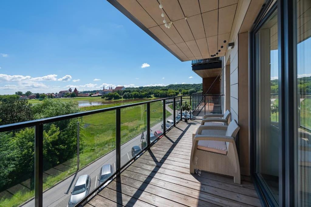 Bright Kaunas Apartment With Castle View Exterior photo